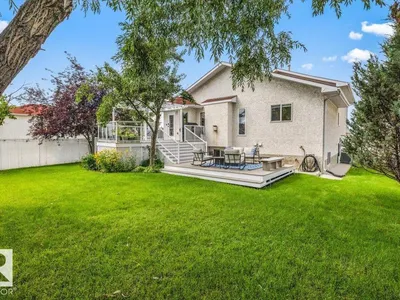 8731 160A AV NW photo 34