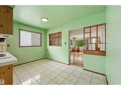 9251 91 ST NW photo 11