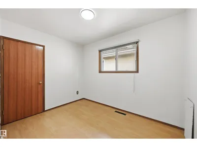9251 91 ST NW photo 22
