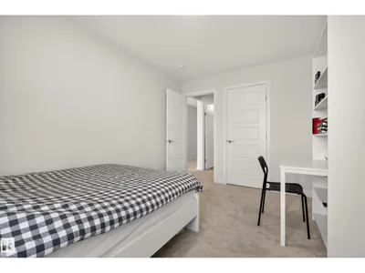 19286 22A AV NW photo 36