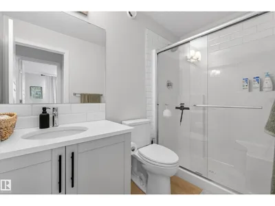 19286 22A AV NW photo 37