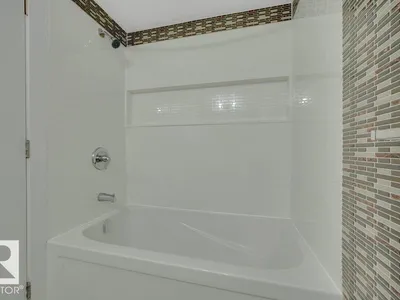 #122 17011 67 AV NW photo 28