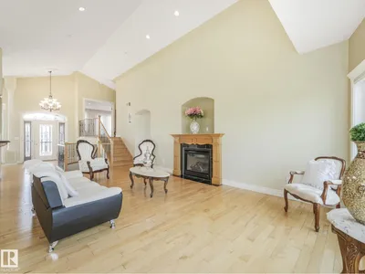 7504 161A AV NW photo 18