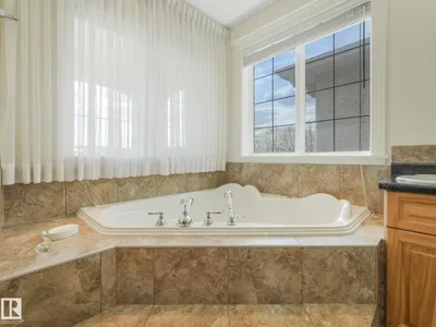 7504 161A AV NW photo 27