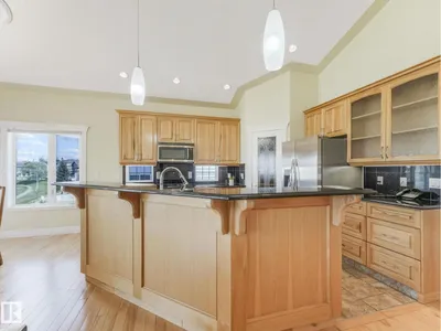 7504 161A AV NW photo 10