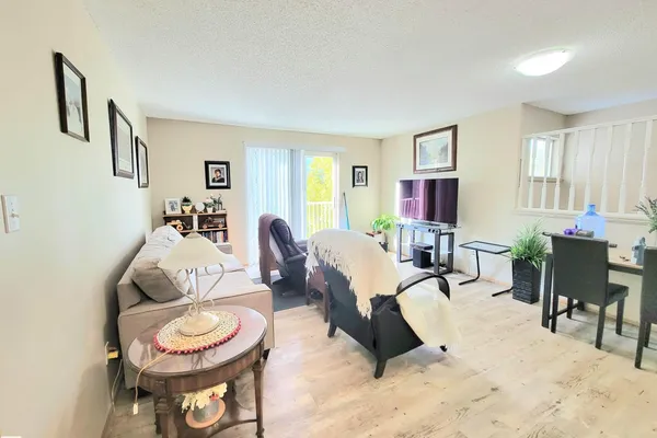 #108D 122 WESTPARK DR photo 3