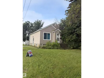 9603 83 AV NW photo 4