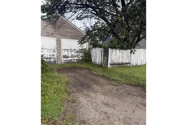 9603 83 AV NW photo 2