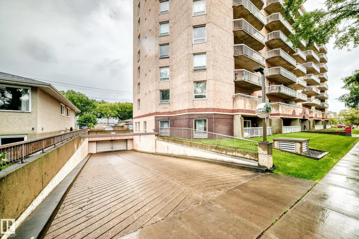 #706 11211 85 ST NW exterior