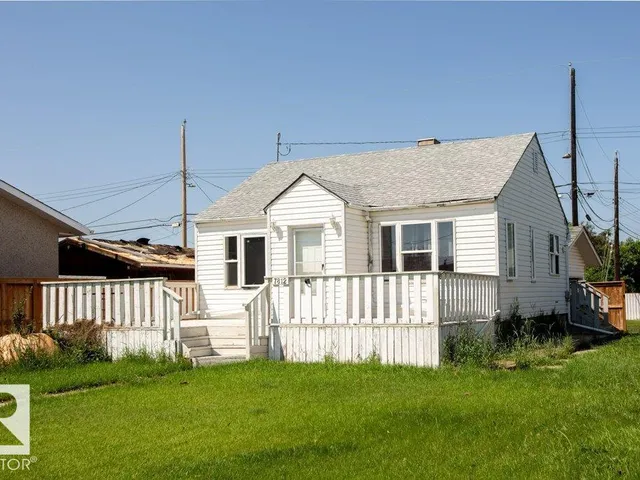 7812 128 AV NW, Edmonton