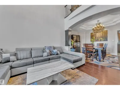 10915 175 AV NW photo 5