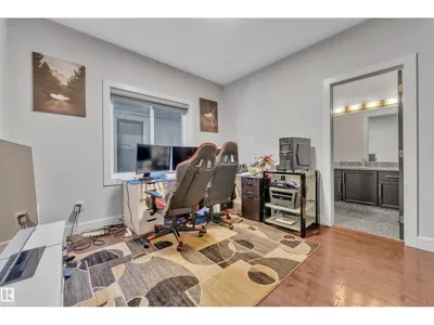 10915 175 AV NW photo 10