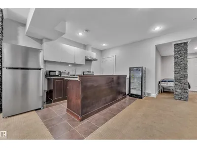 10915 175 AV NW photo 33