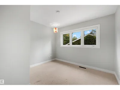 4139 122 ST NW photo 18
