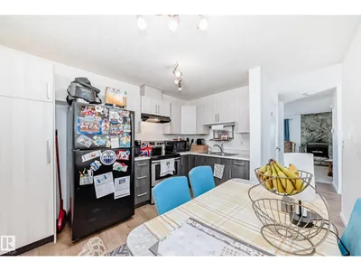 18611 66 AV NW photo 9