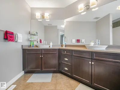 1478 37B AV NW photo 34