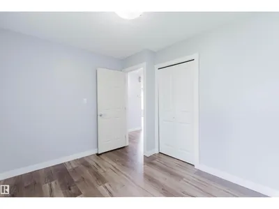 11420 46 AV NW photo 18