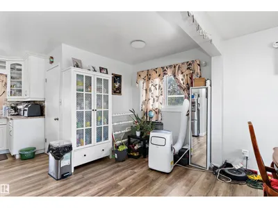 5815 136 AV NW photo 10