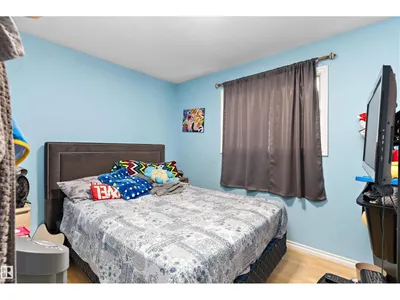 5815 136 AV NW photo 14