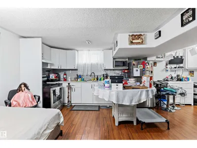 5815 136 AV NW photo 24