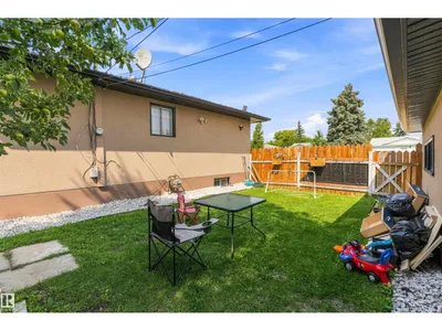 5815 136 AV NW photo 29