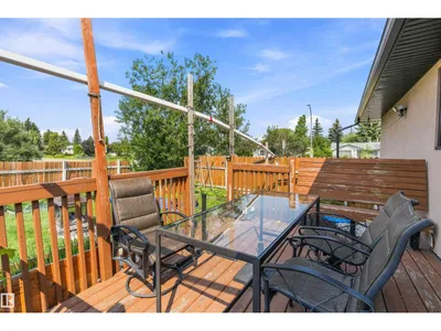 5815 136 AV NW photo 34