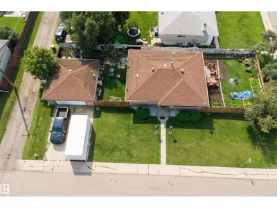 5815 136 AV NW photo 43