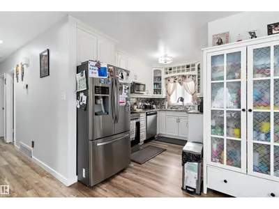 5815 136 AV NW photo 7