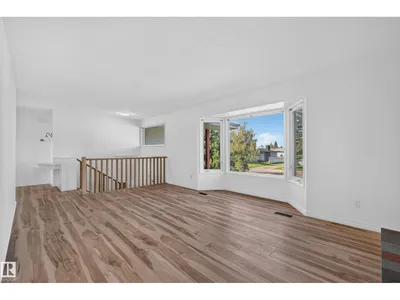13903 87 ST NW photo 8