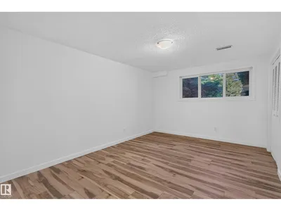 13903 87 ST NW photo 32