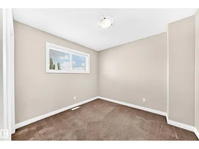 #54 12050 17 AV SW photo 28