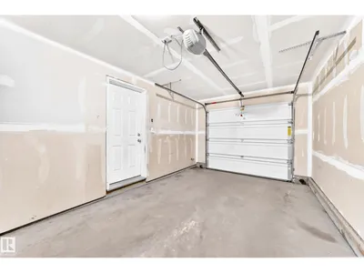 #54 12050 17 AV SW photo 36