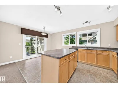 #54 12050 17 AV SW photo 6
