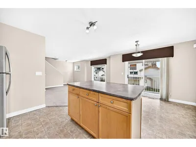 #54 12050 17 AV SW photo 8