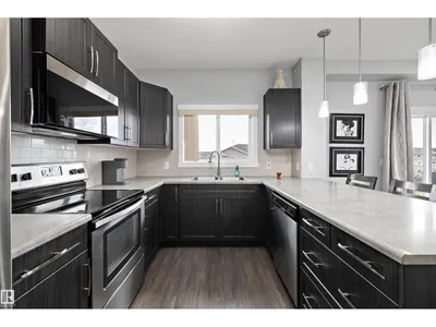 #402 2229 44 AV NW photo 13