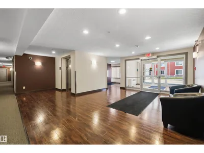 #402 2229 44 AV NW photo 33