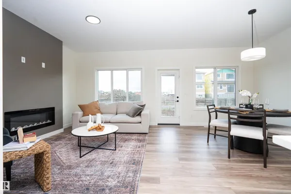 2623 5 AV SW photo 2