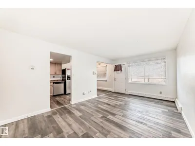 #18B 18305 89 AV NW photo 18