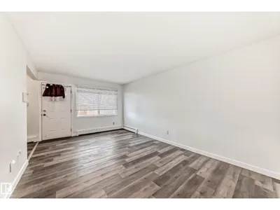 #18B 18305 89 AV NW photo 19