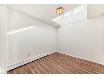 #18B 18305 89 AV NW photo 27