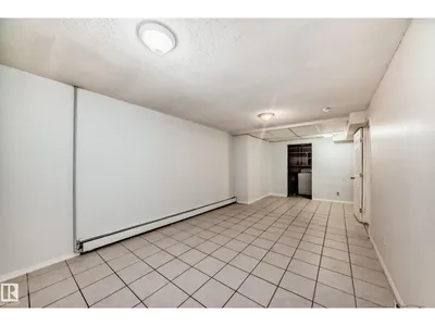 #18B 18305 89 AV NW photo 36