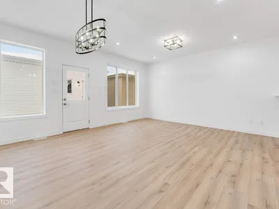182 Pacific Drive photo 14