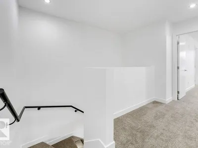 182 Pacific Drive photo 15