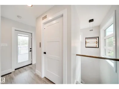 9625 101 ST NW photo 39