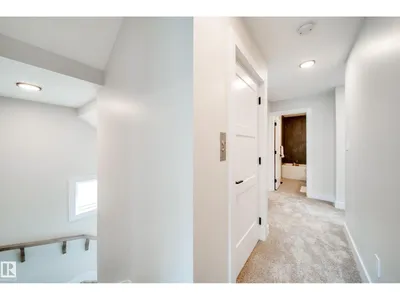 9625 101 ST NW photo 35