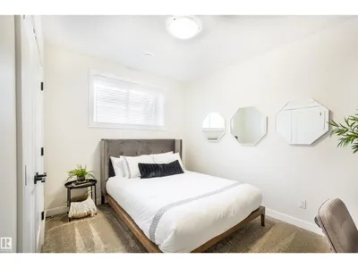 2152 1 AV SW photo 6