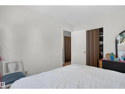 18247 93 AV NW photo 25