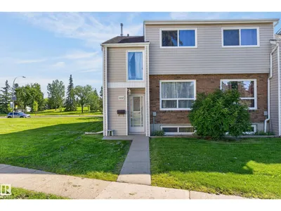 18247 93 AV NW photo 36