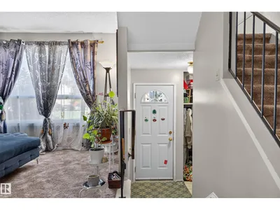 18247 93 AV NW photo 12