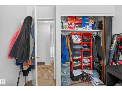 18247 93 AV NW photo 29
